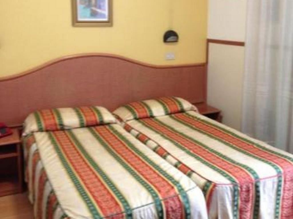 rooms-single-room