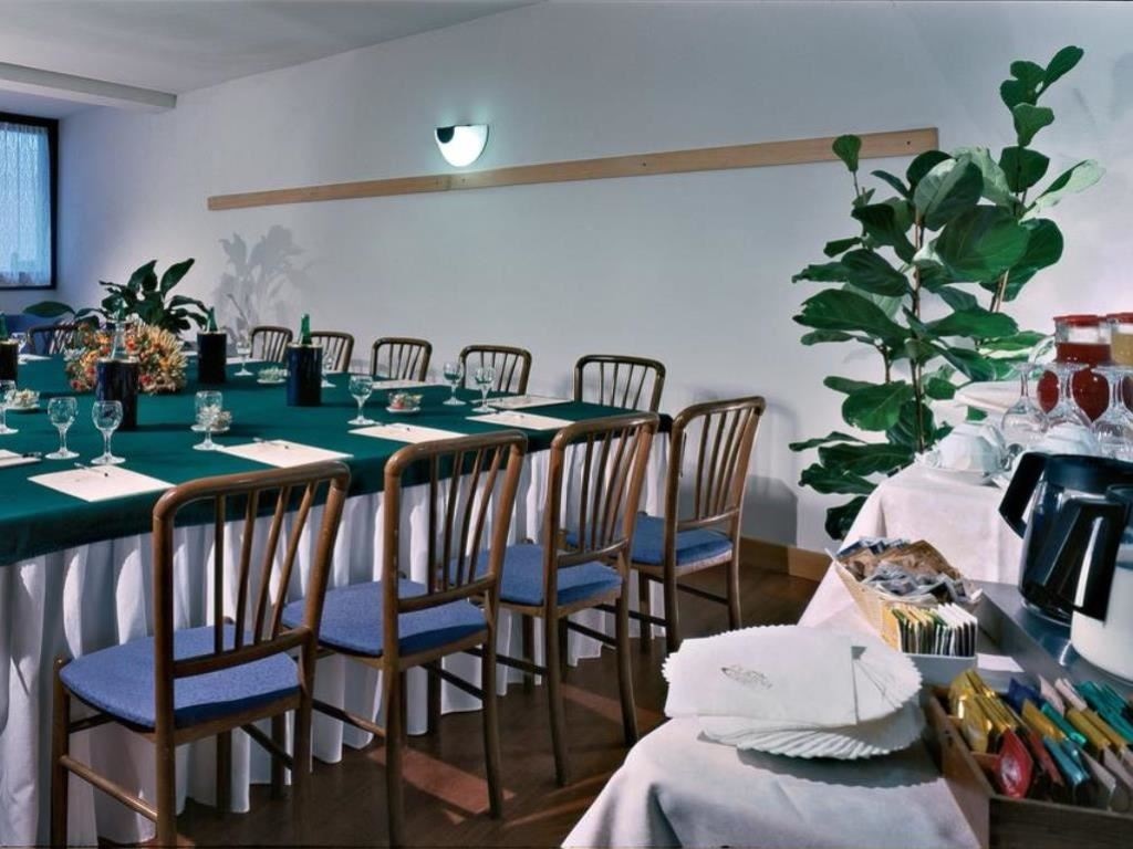 restaurants-breakfast-room