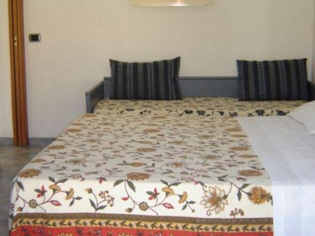 rooms-standard-room