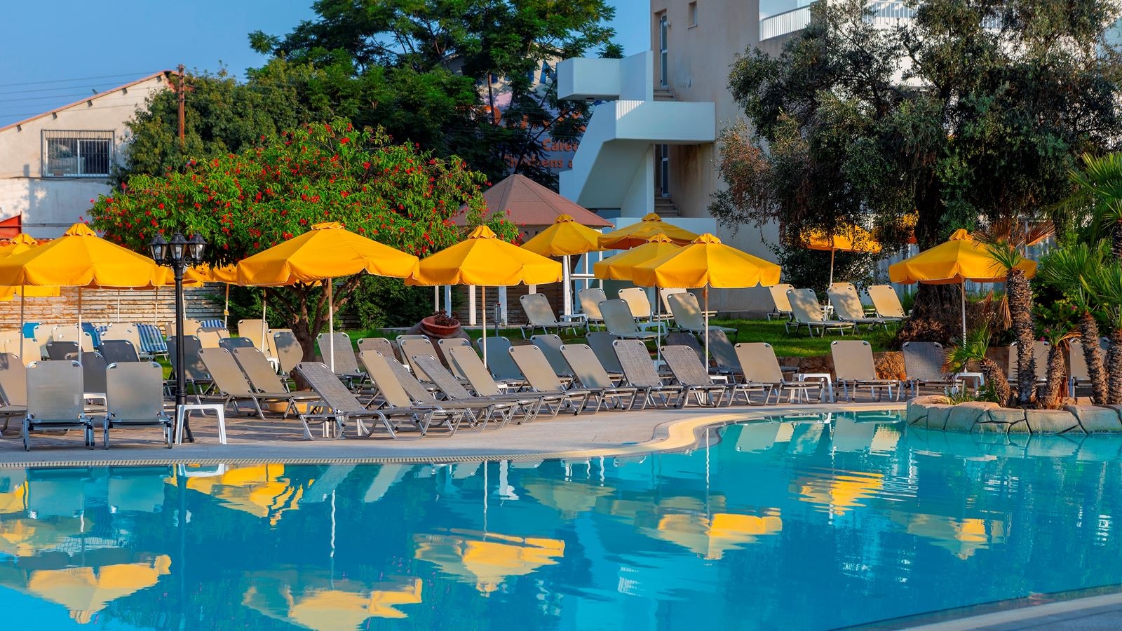 pools-outdoor-pool