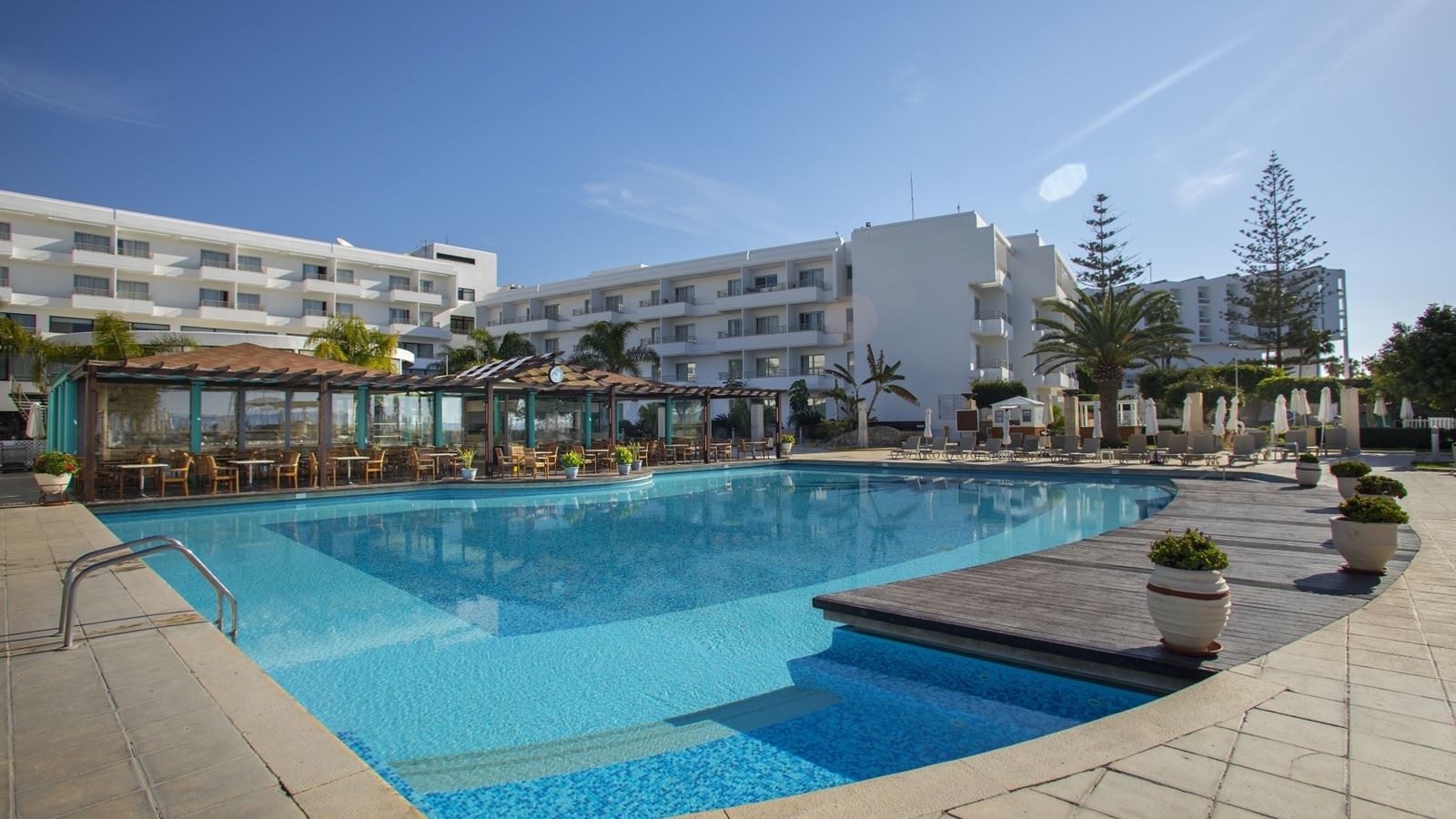 pools-outdoor-pool