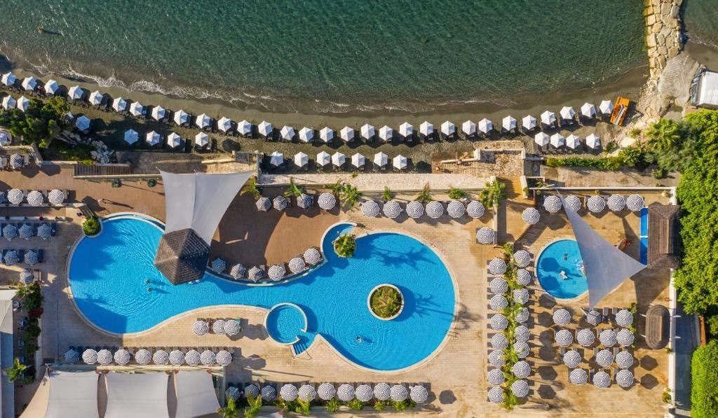 pools-outdoor-pool
