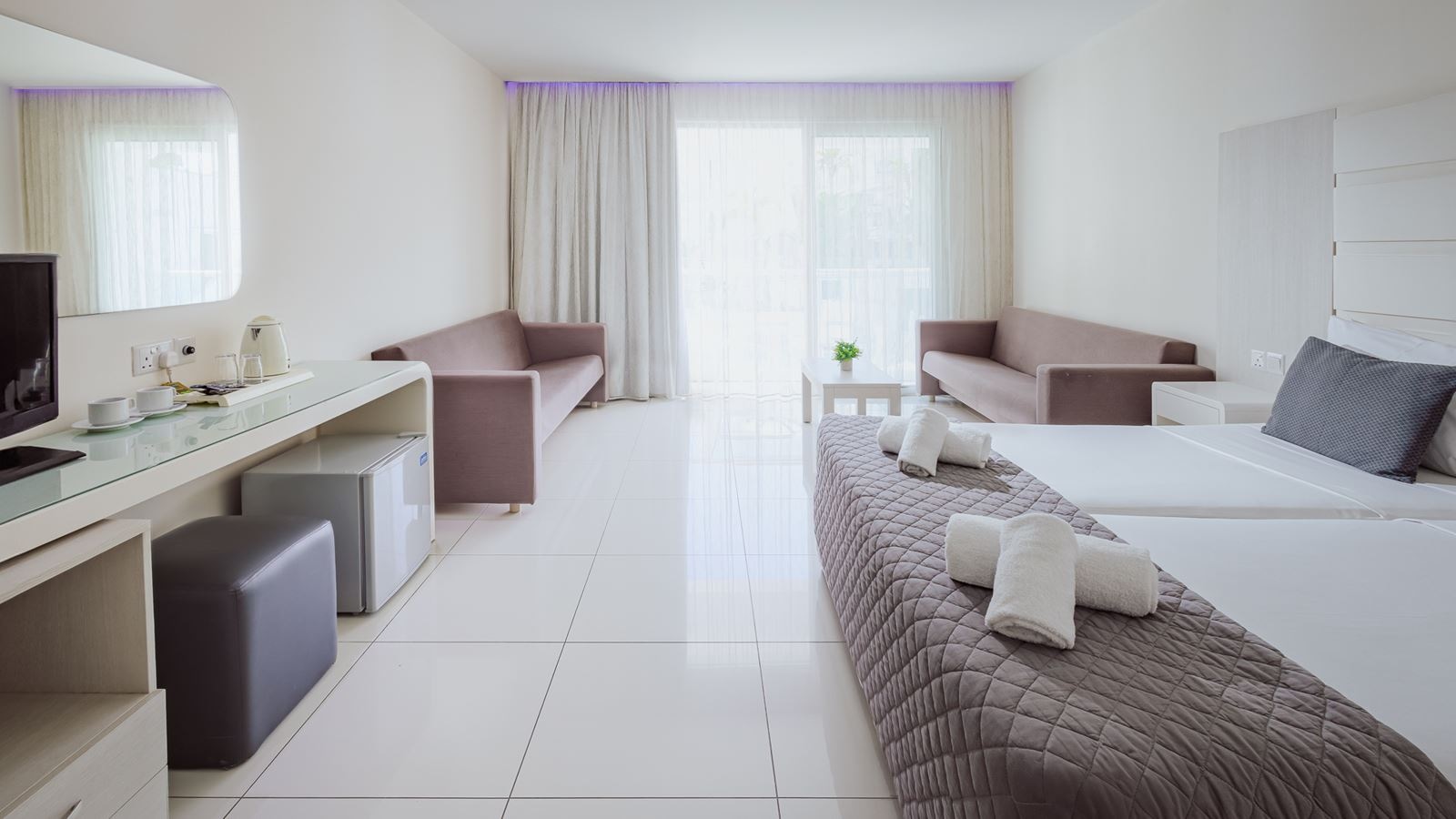 rooms-family-room