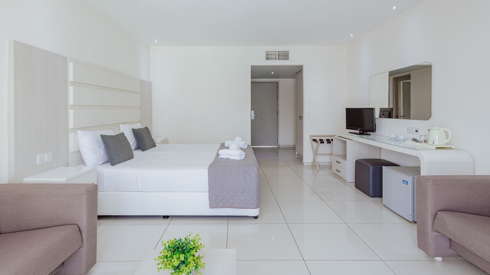 rooms-family-room