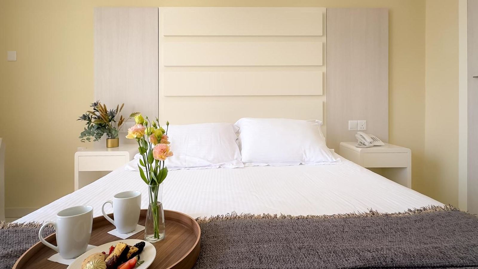 rooms-superior-room-seaview-balcony