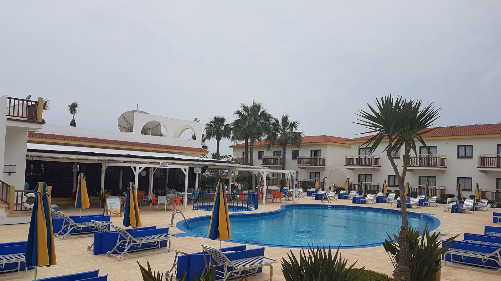 pools-outdoor-pool