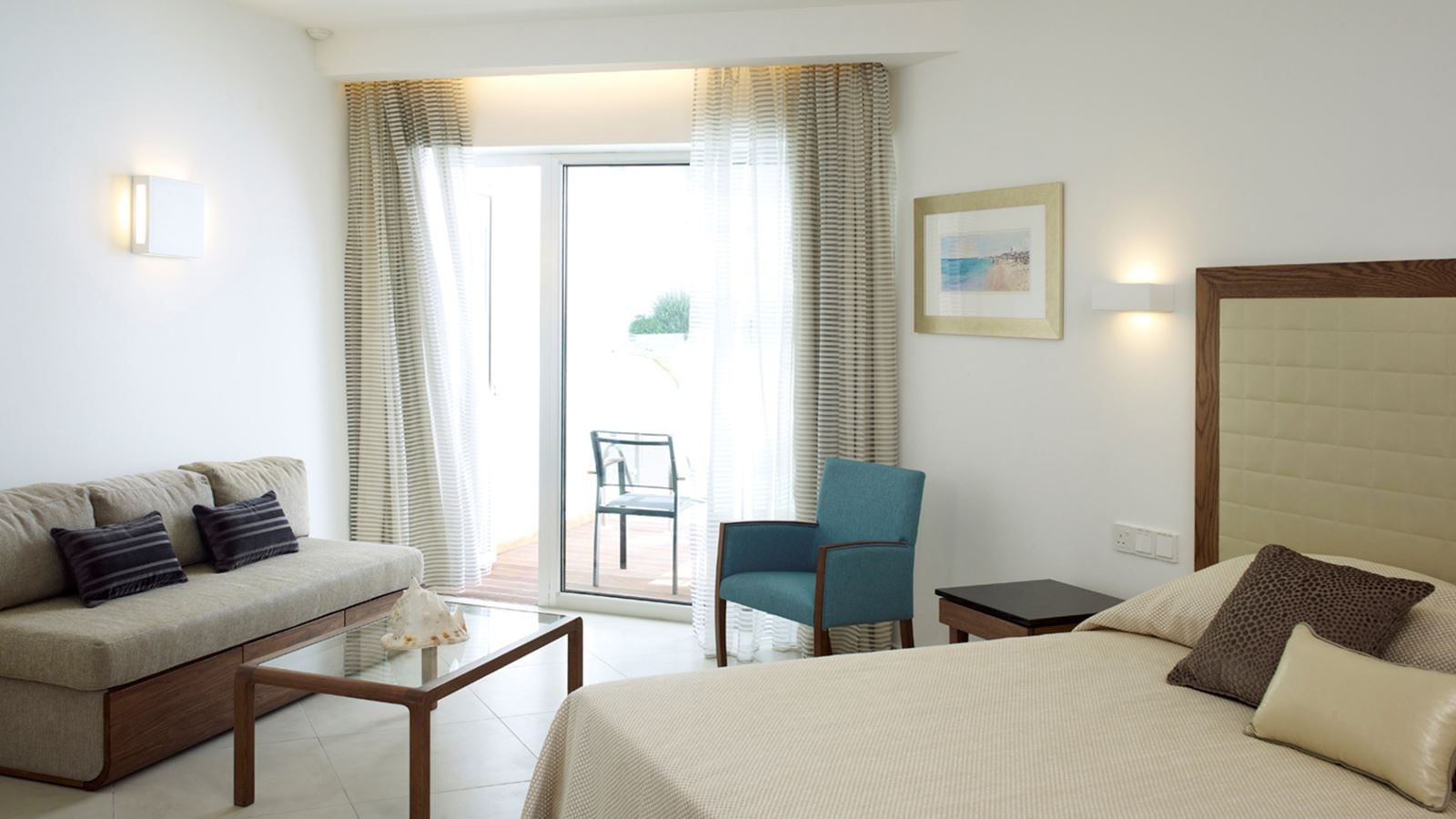 rooms-deluxe-room