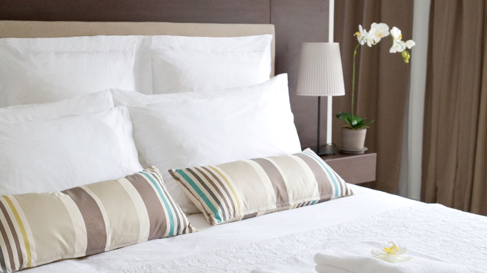 rooms-twin-superior-room-lateralseaview
