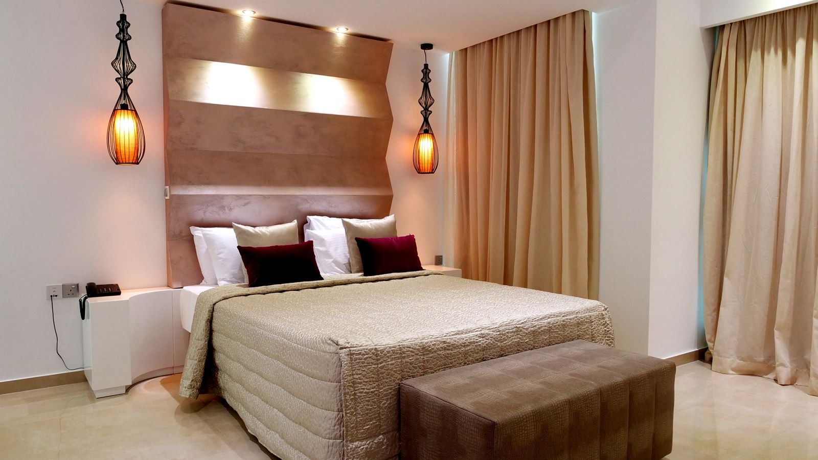 rooms-singleuse-superior-room-seaview-balcony