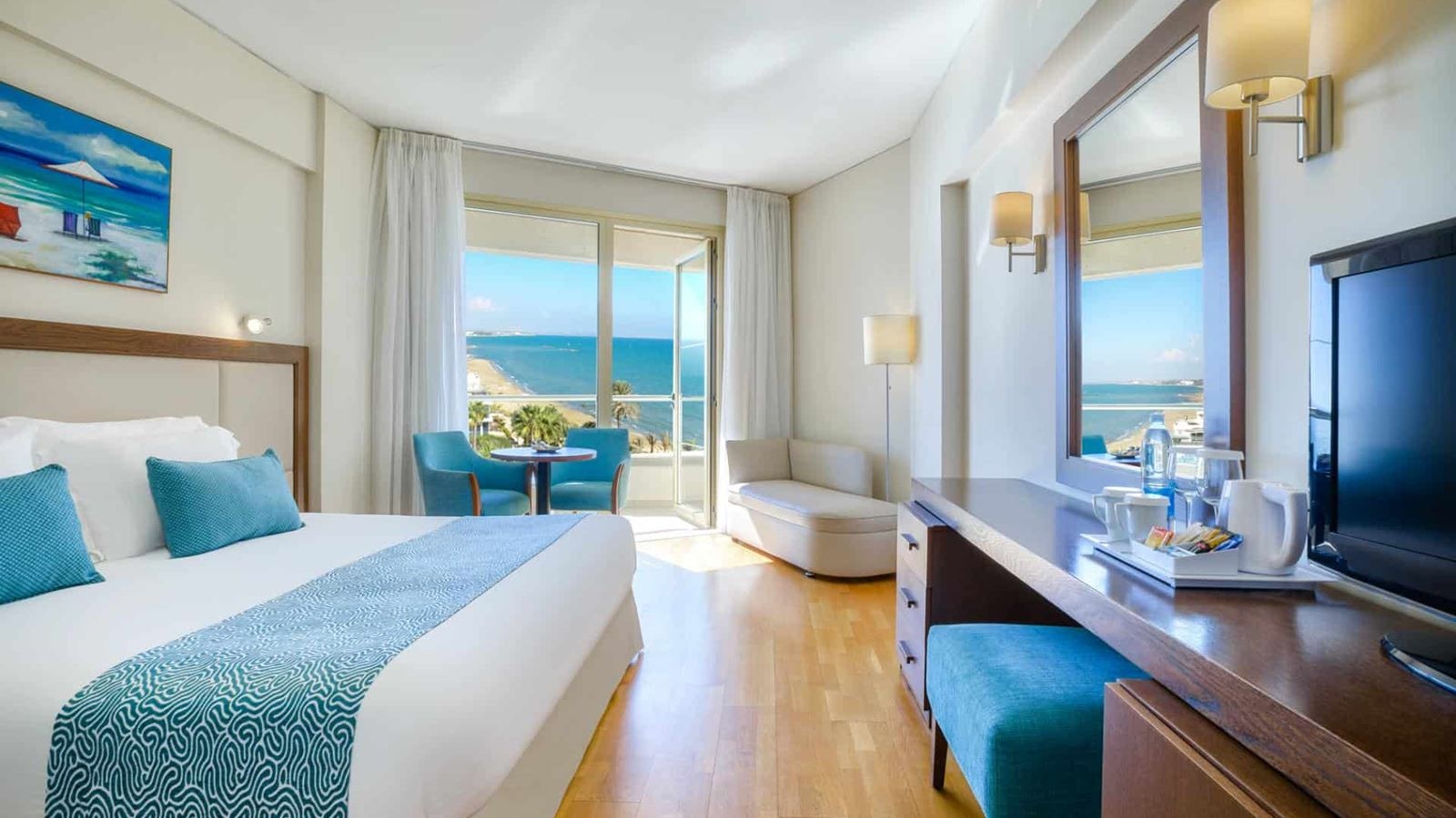 rooms-standard-room-pool--sea-view