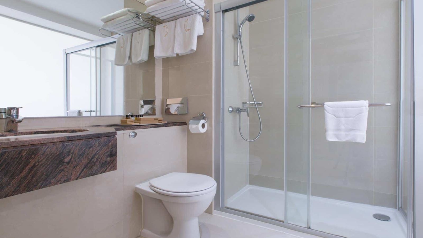 rooms-suite-lateral-sea-view-with-private-jacuzzi