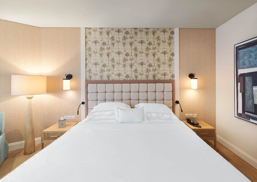 rooms-deluxe-room-sea-view