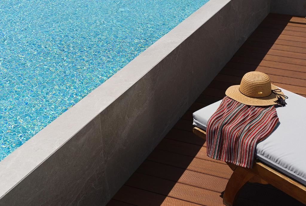 rooms-room--swim-up