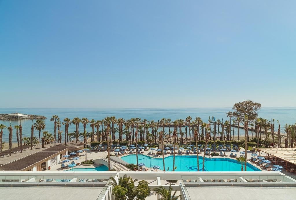 rooms-1-bedroom-signature-suite-sea-view