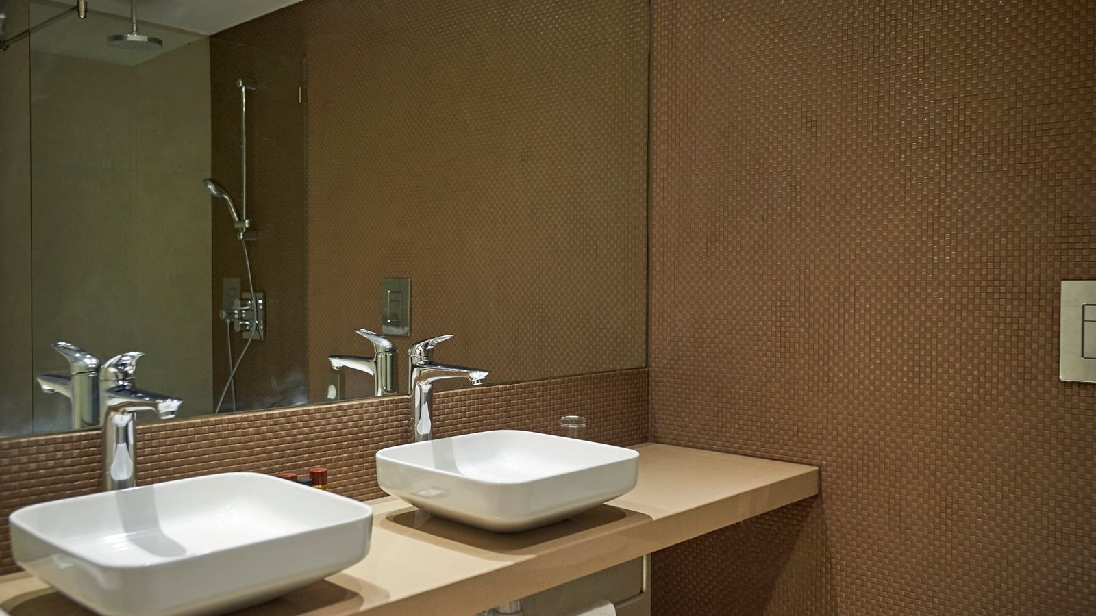 rooms-double-or-twin-standard