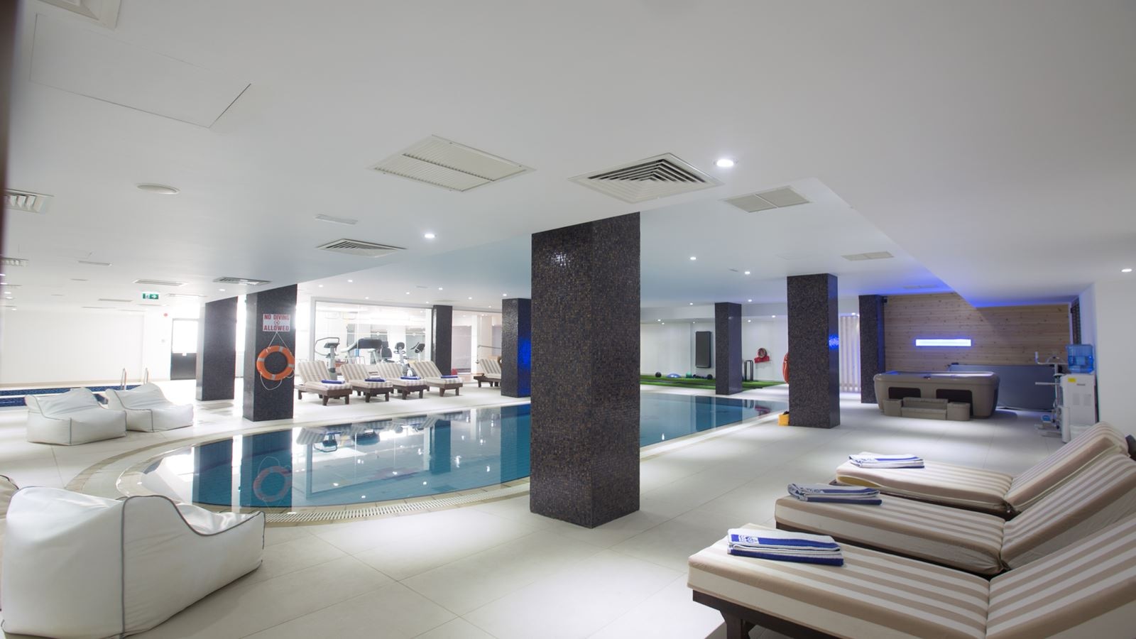 pools-indoor-pool