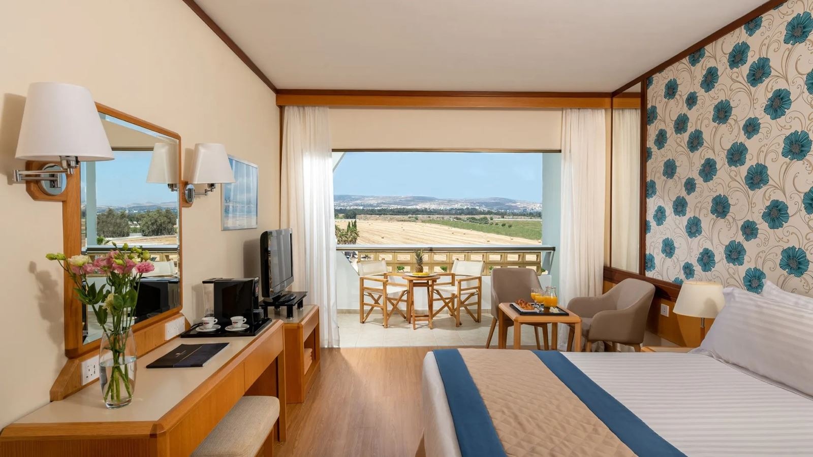 rooms-superior-deluxe-room-landview