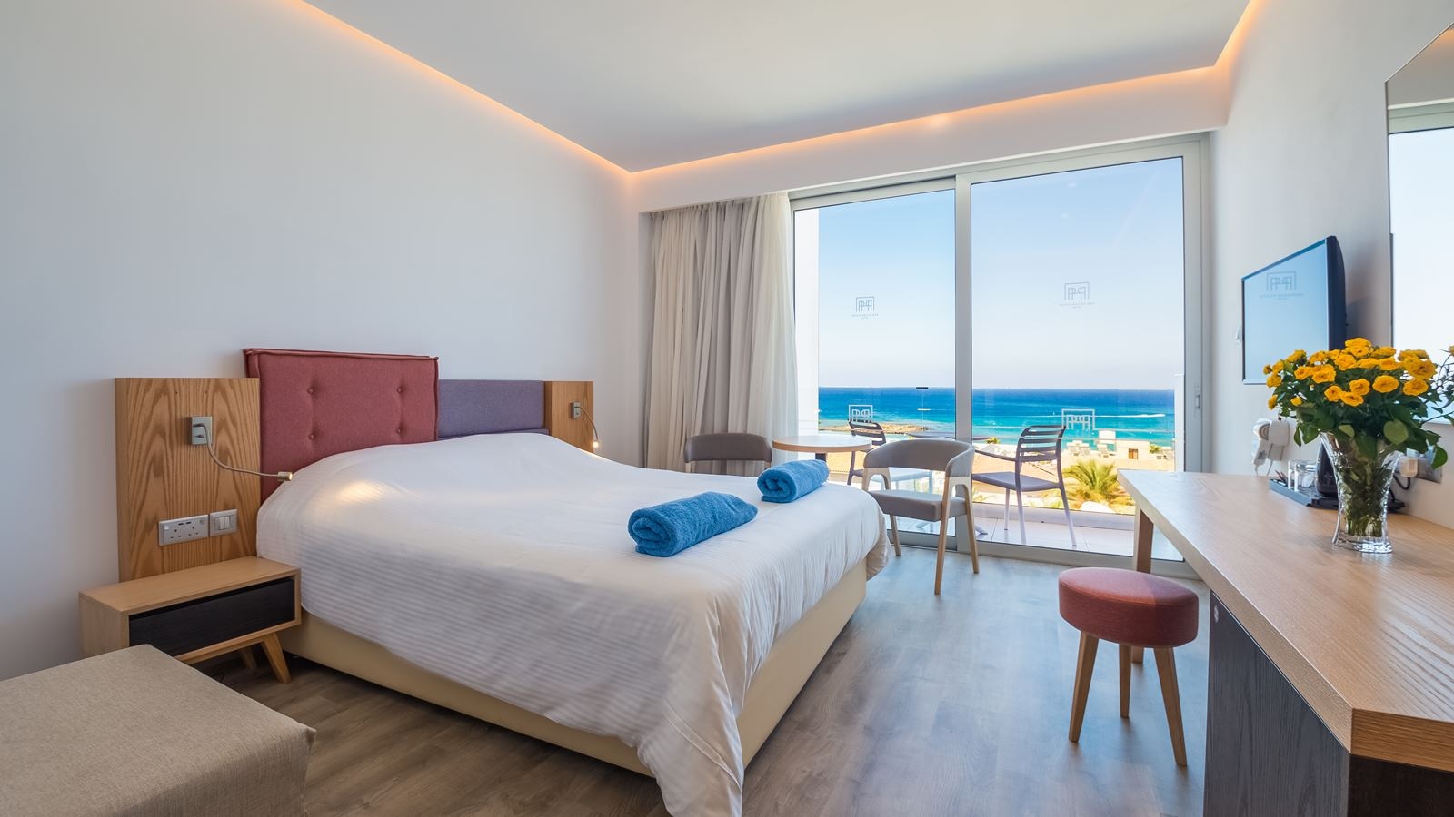 rooms-classic-room-seaview-balcony