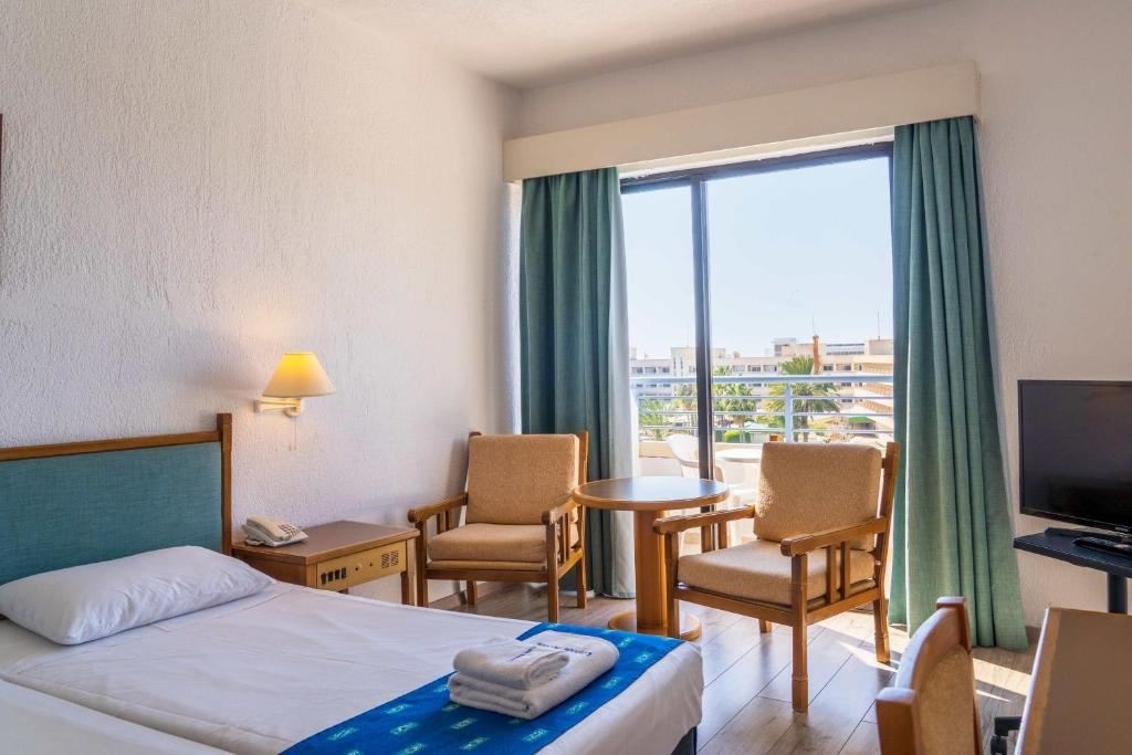 rooms-twin-standard-room
