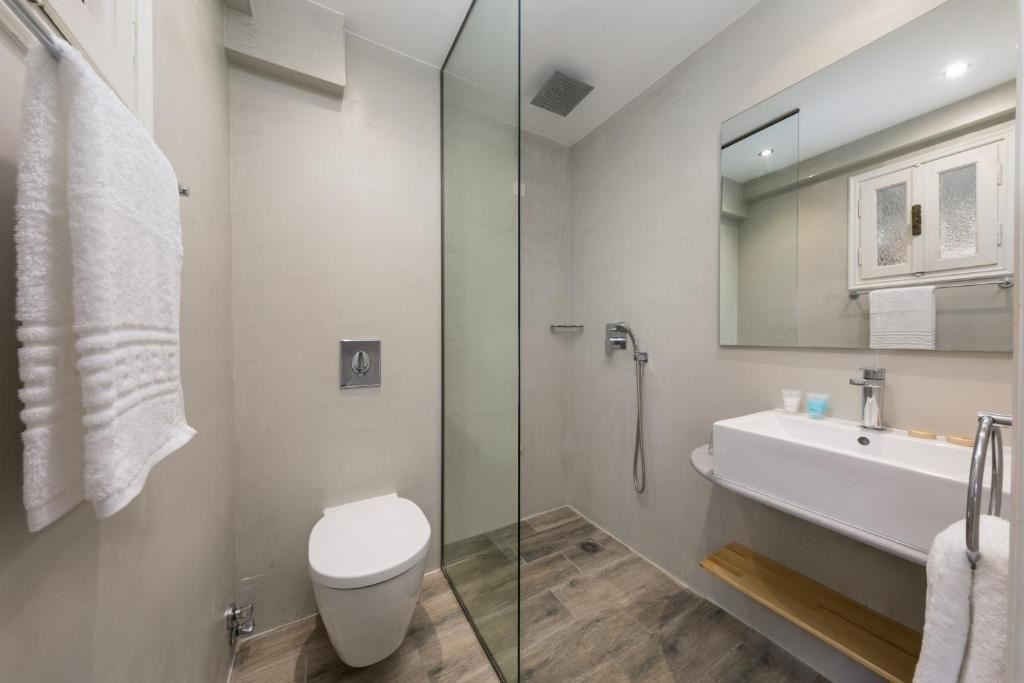 rooms-singleuse-standard-room-lateralseaview-balcony