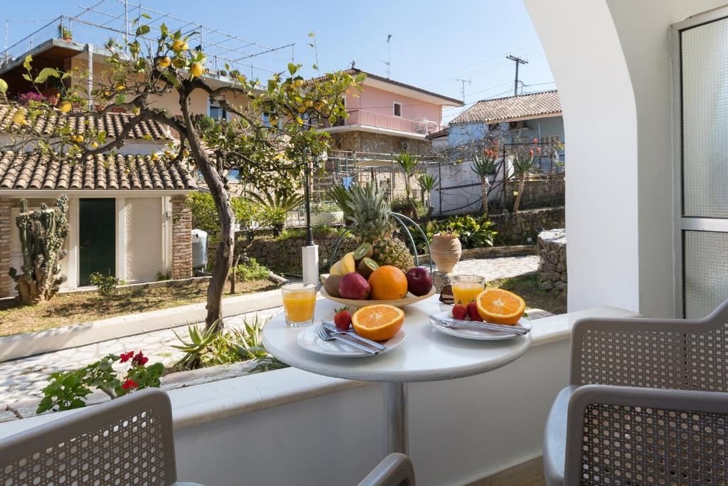 rooms-twin-standard-room-balcony
