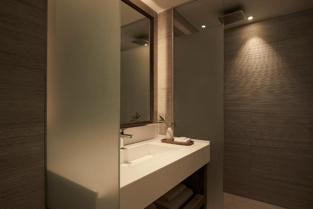 rooms-double-room-limited-seaview-residences