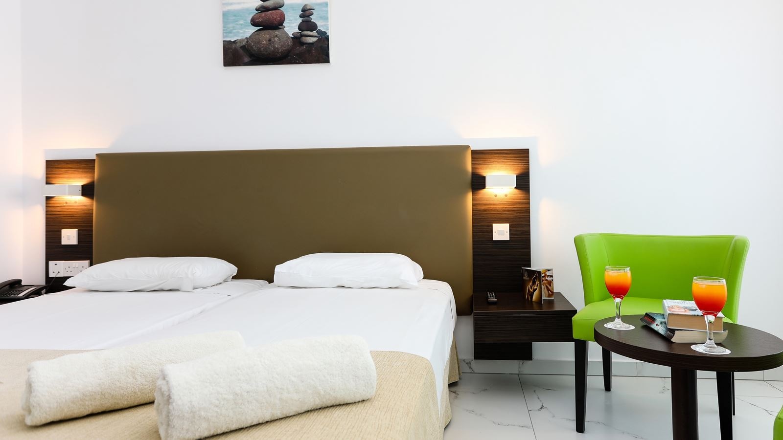rooms-superior-roomlateralseaview-balcony-or-terrace