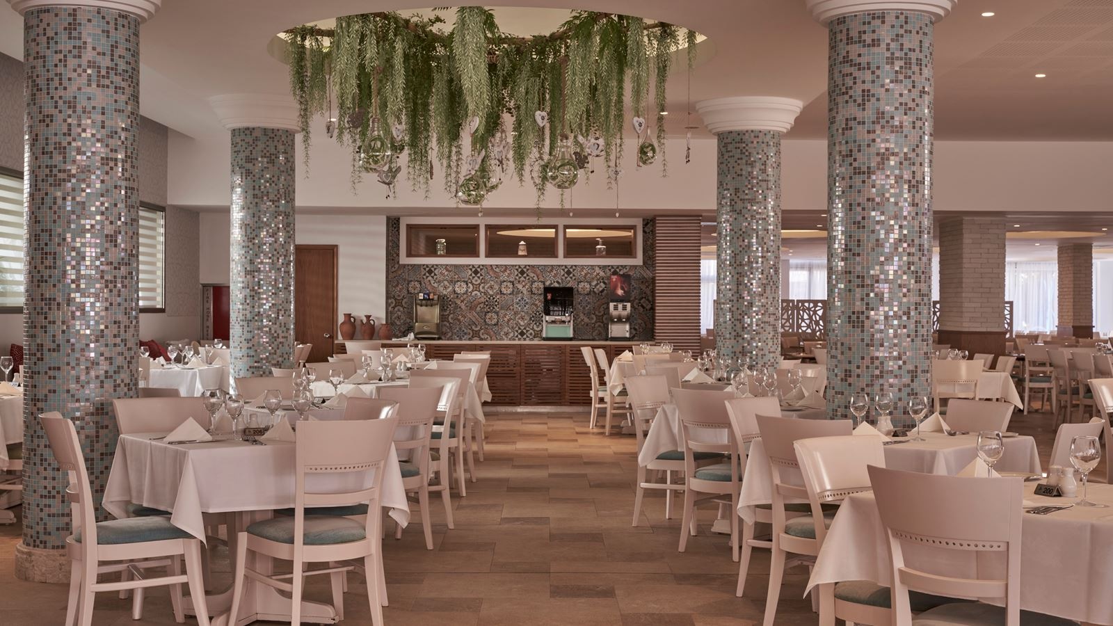 restaurants-breakfast-buffet