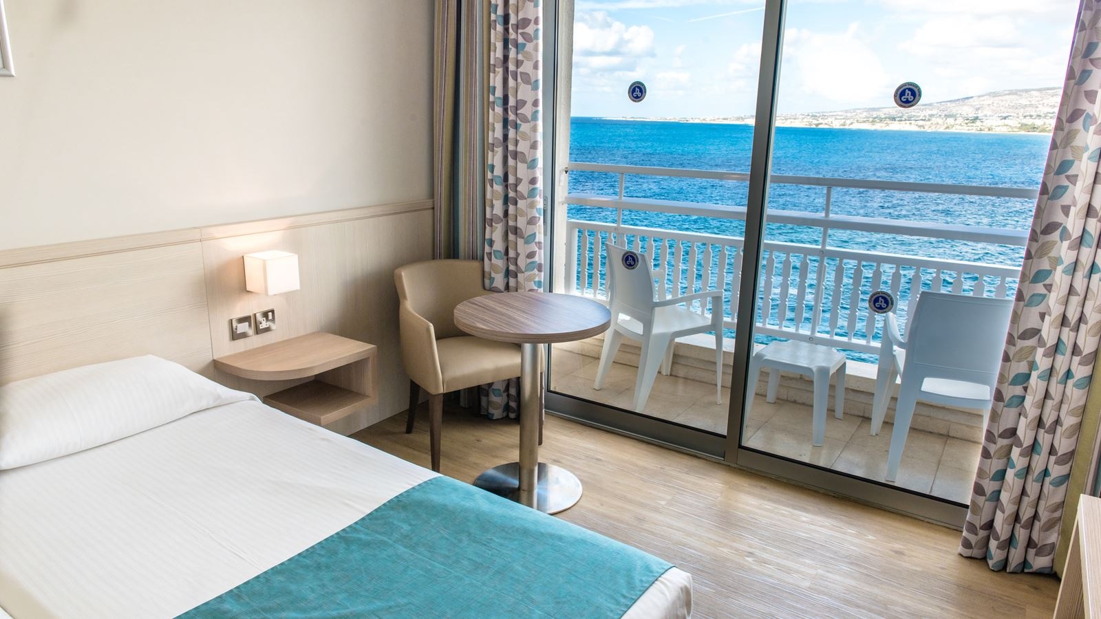 rooms-single-use-standard-room-seaview