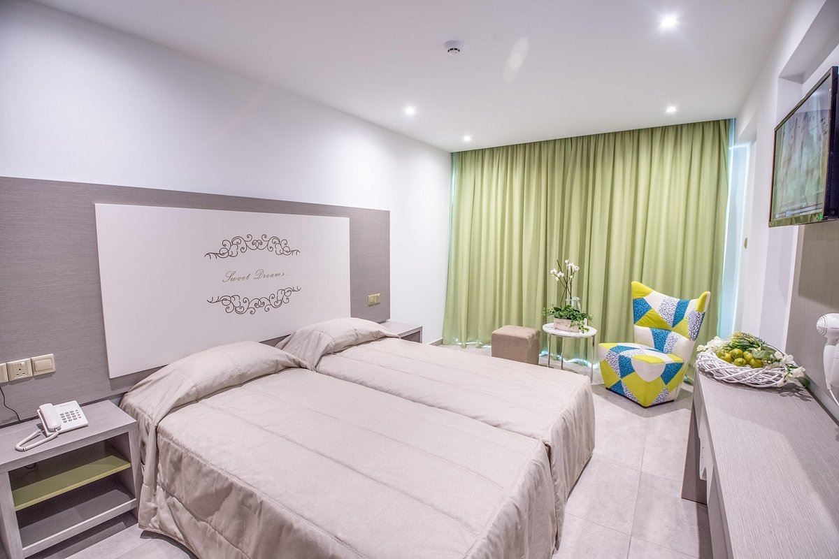 rooms-superior-room