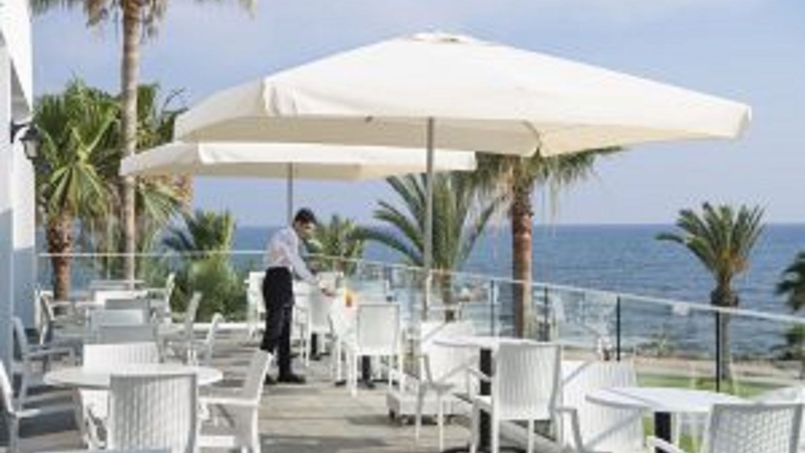 bars-pelagos-pool-bar--restaurant