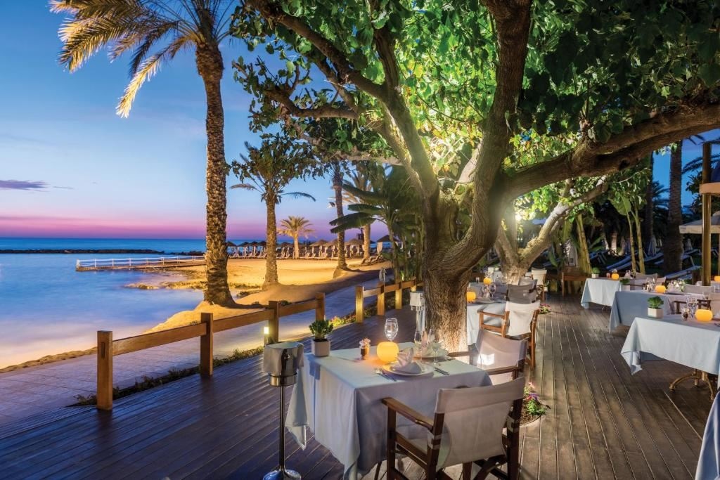 restaurants-restaurants