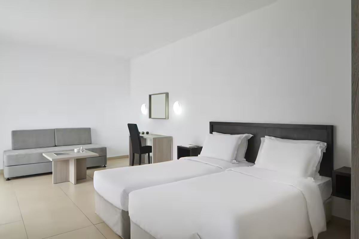 rooms-studio-inland-gardenview