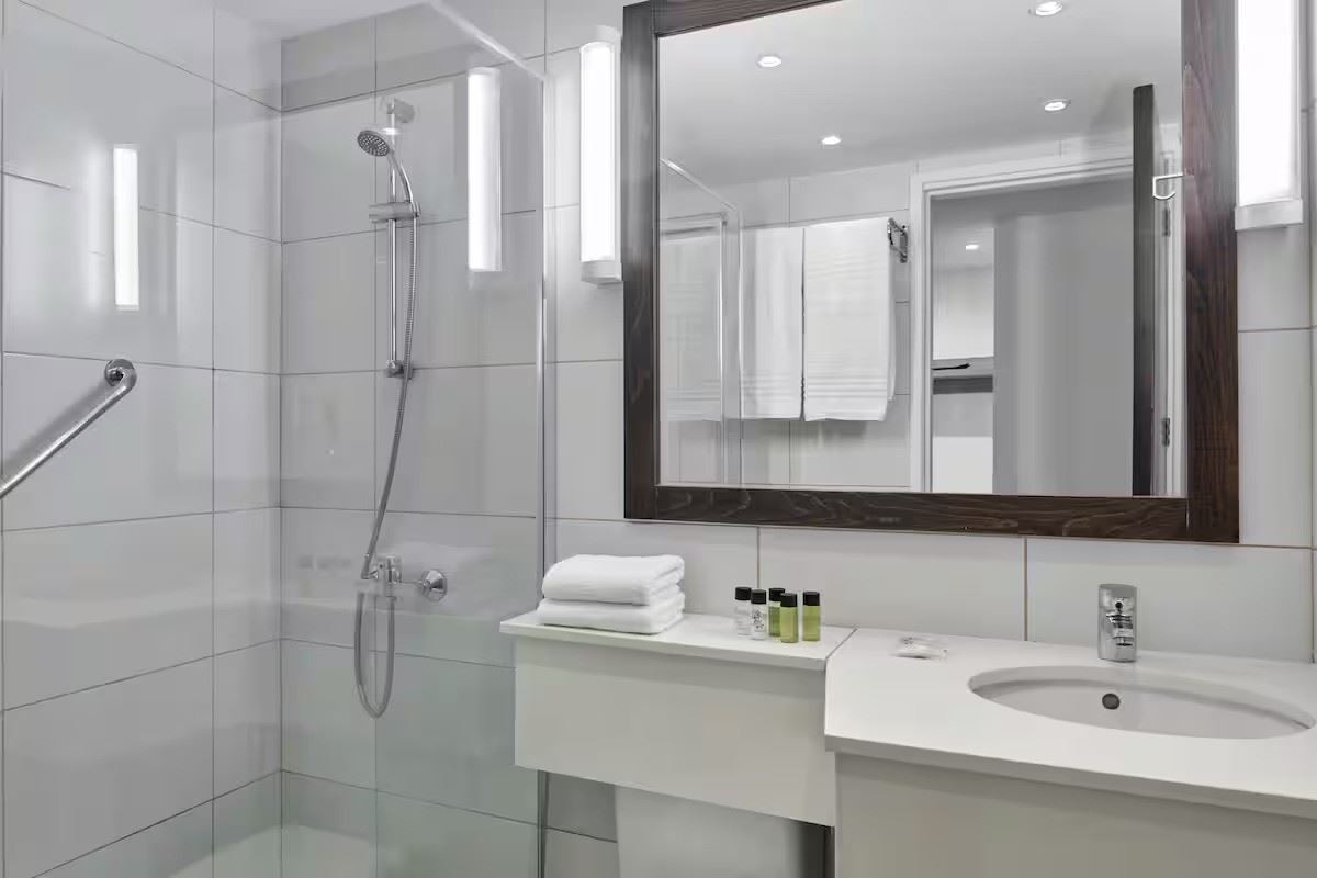 rooms-studio-inland-gardenview