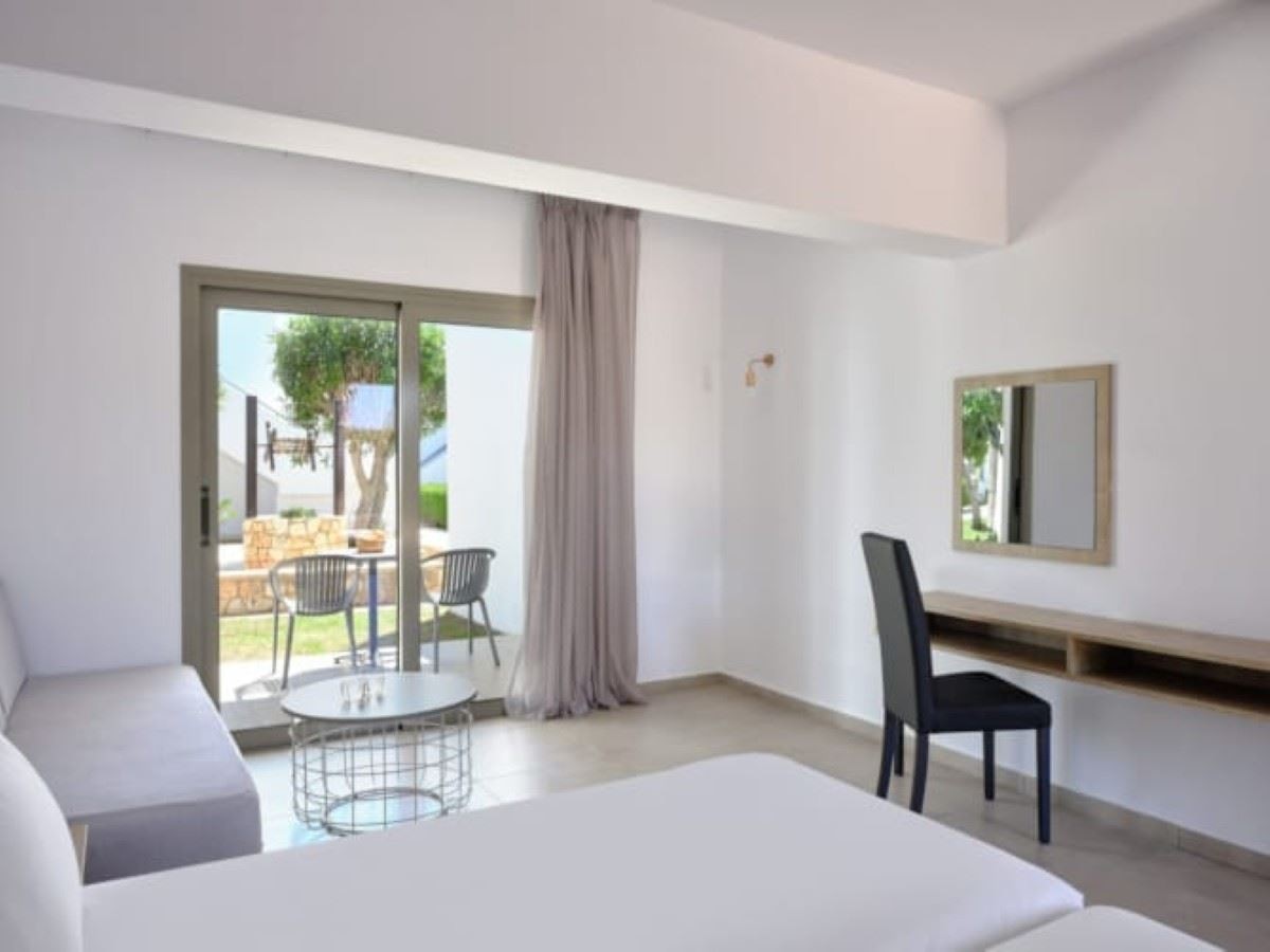 rooms-double-standard-room-gardenview-balcony-or-terrace