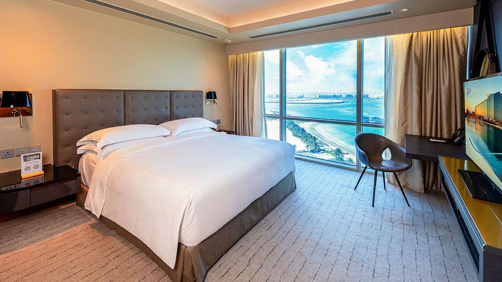 rooms-club-room