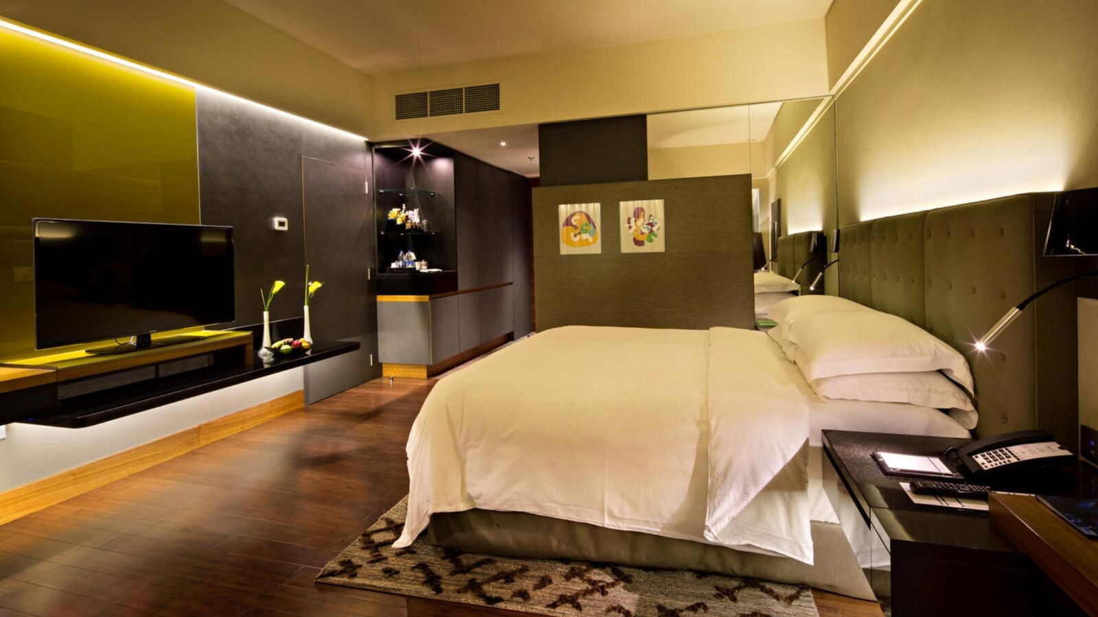 rooms-grand-room