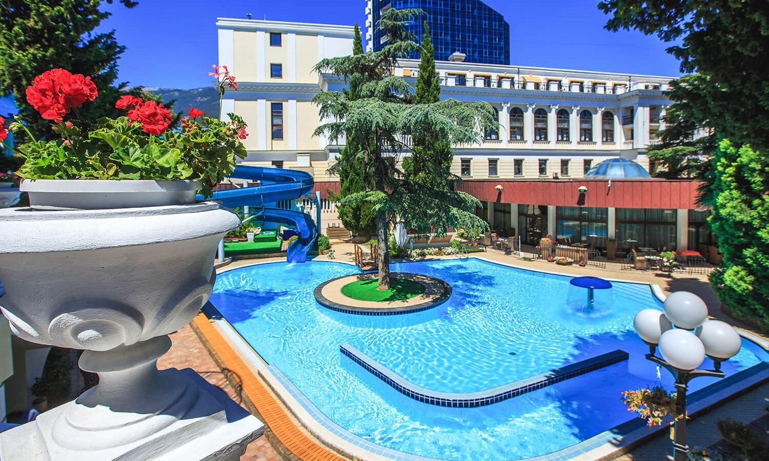 pools-outdoor-pool