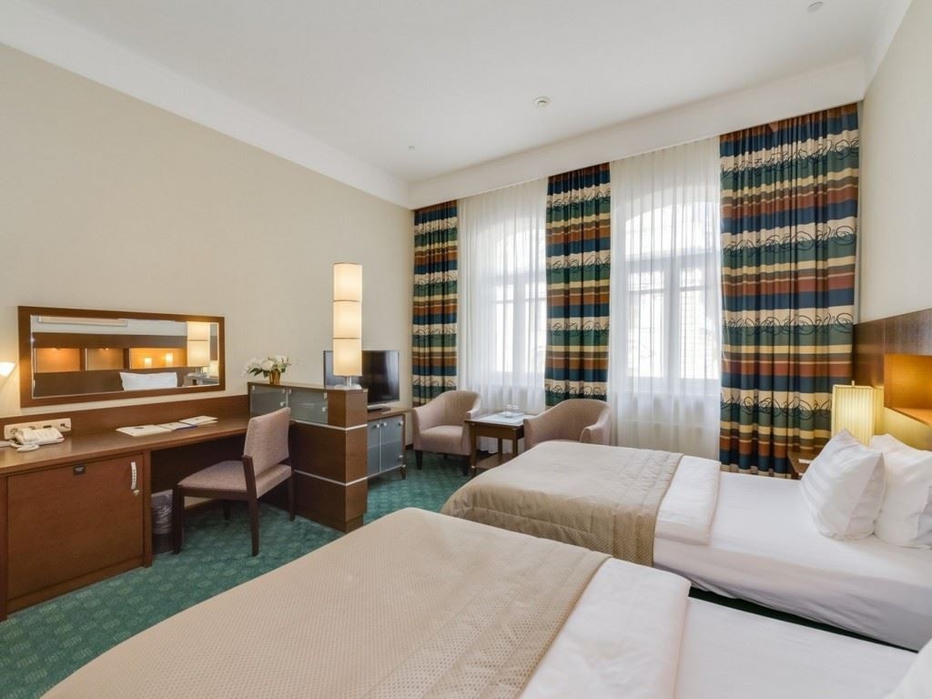 rooms-standard-double-room