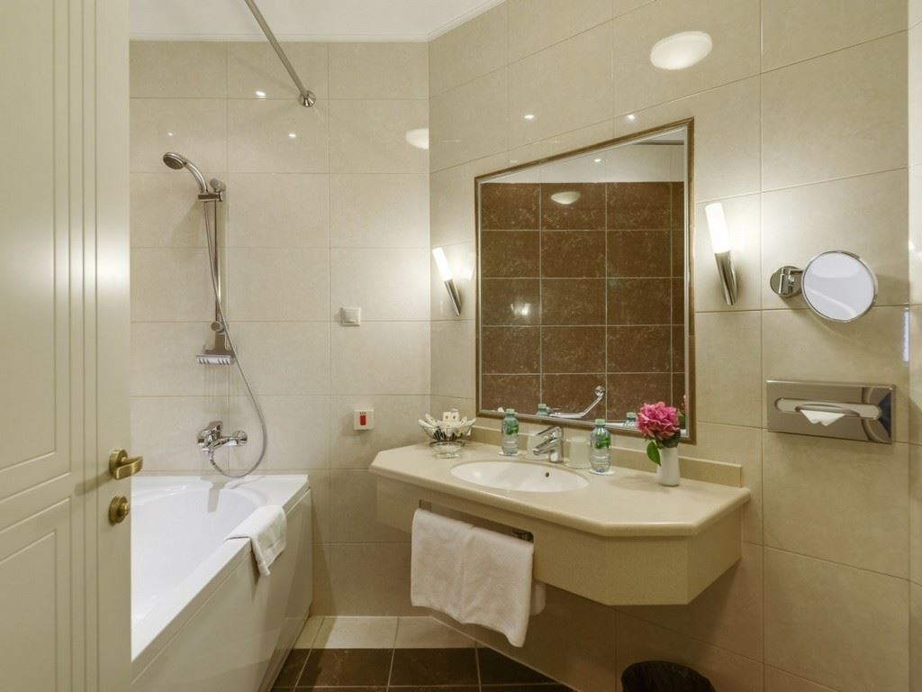 rooms-standard-double-room