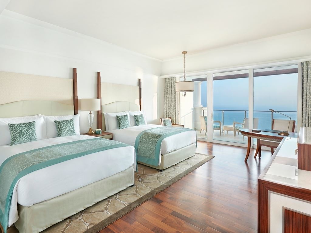 rooms-queen-pearl-club-sea-view-room