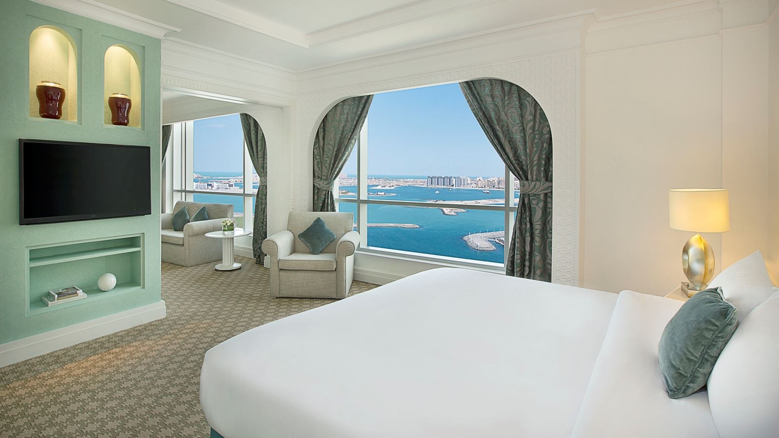 rooms-club-suite-room