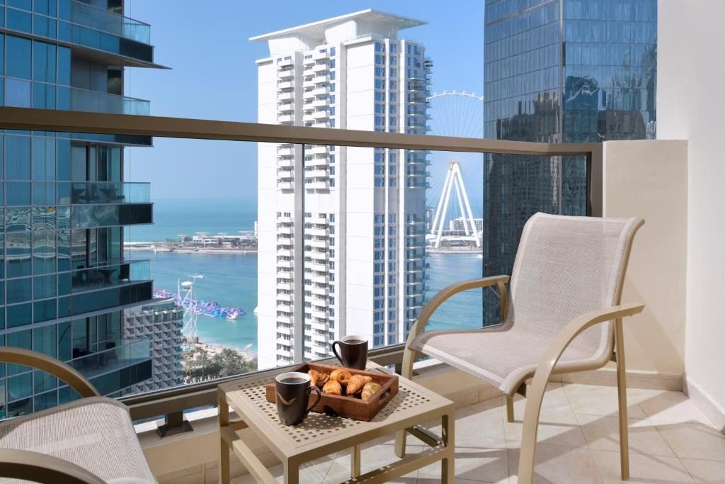 rooms-executive-room-partial-sea-view-with-balcony