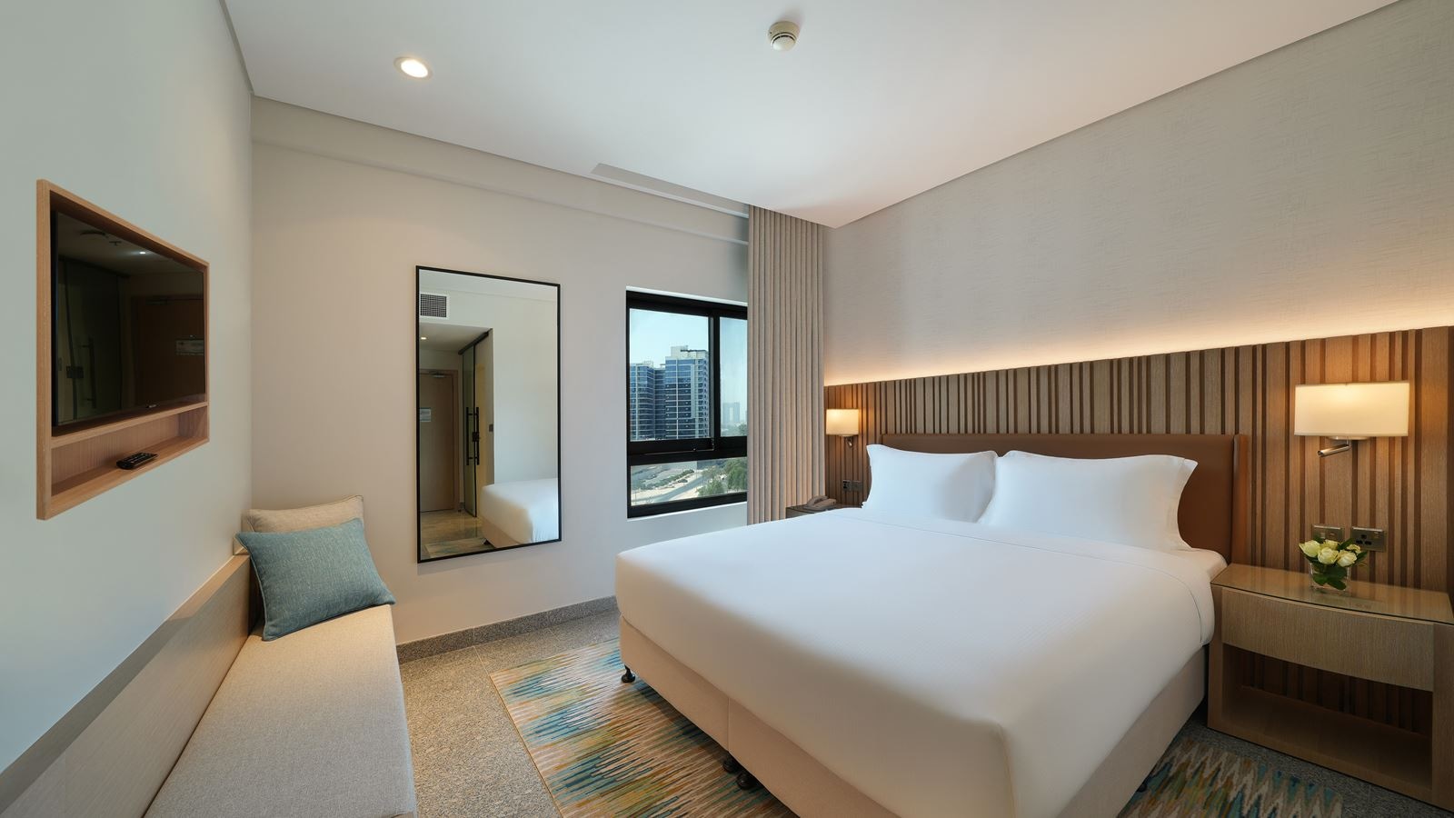rooms-city-view-room--king--twin-bed