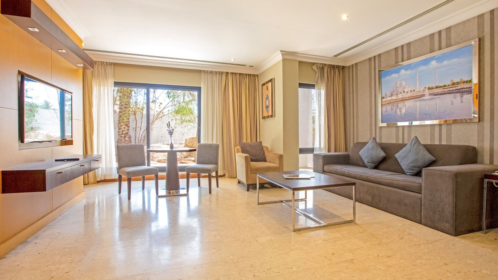 rooms-family-room