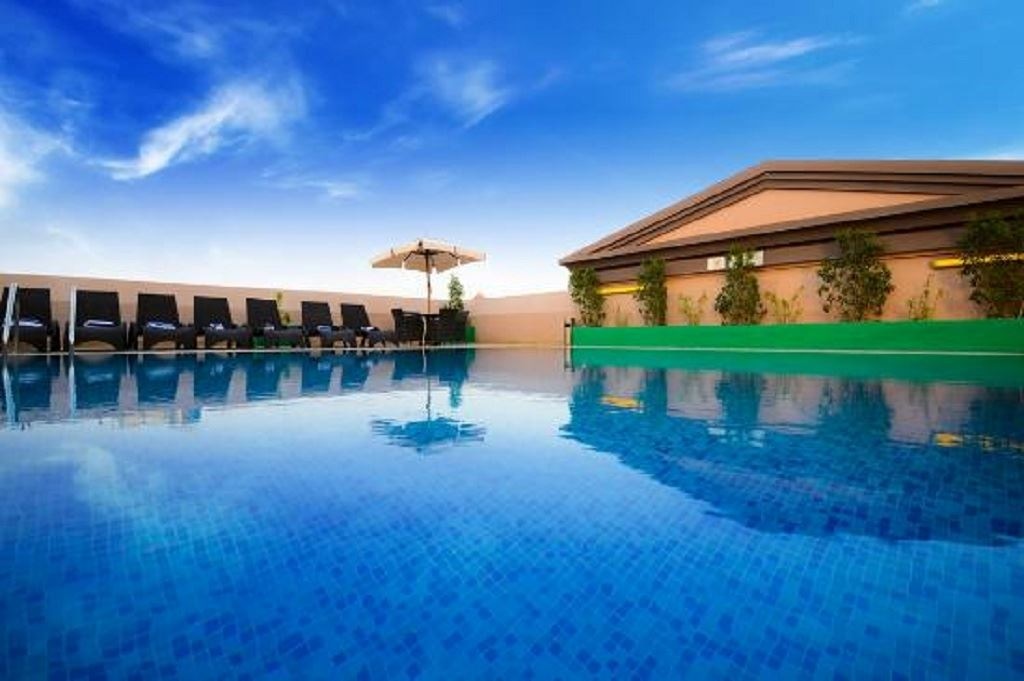 pools-outdoor-pool