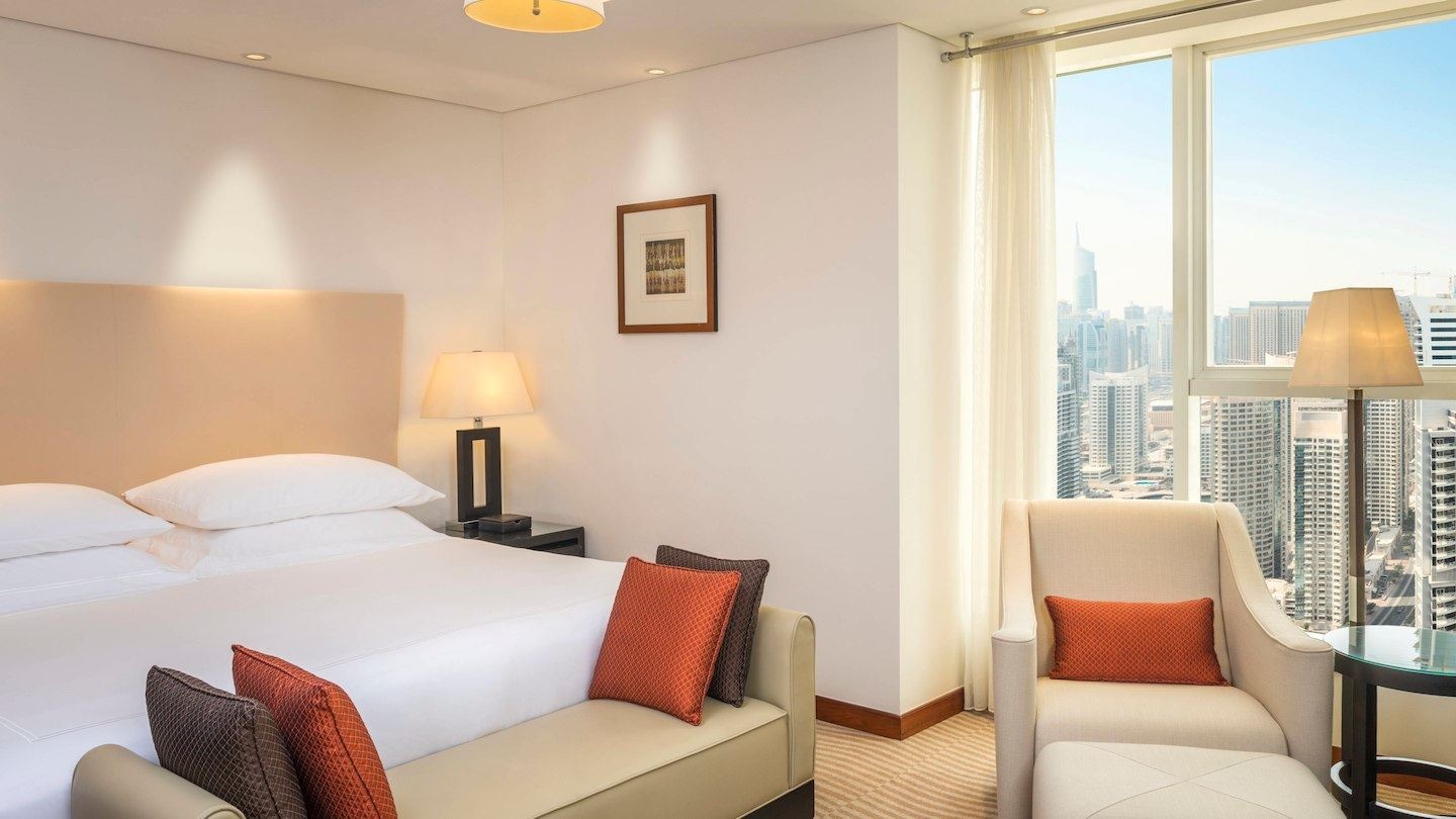rooms-deluxe-suite