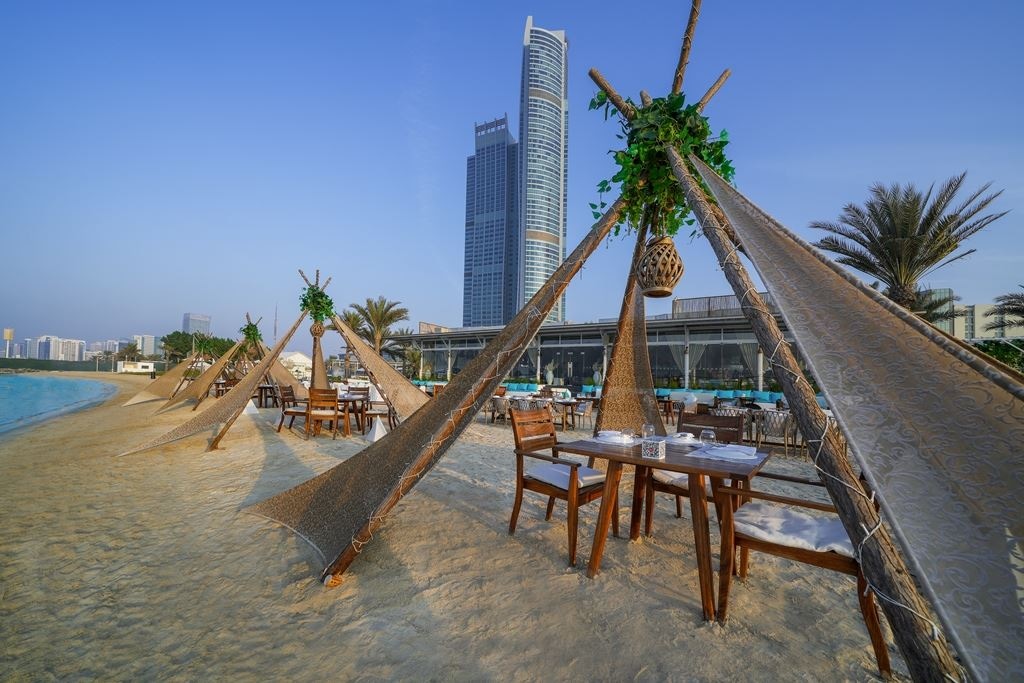 restaurants-west-bay-lounge