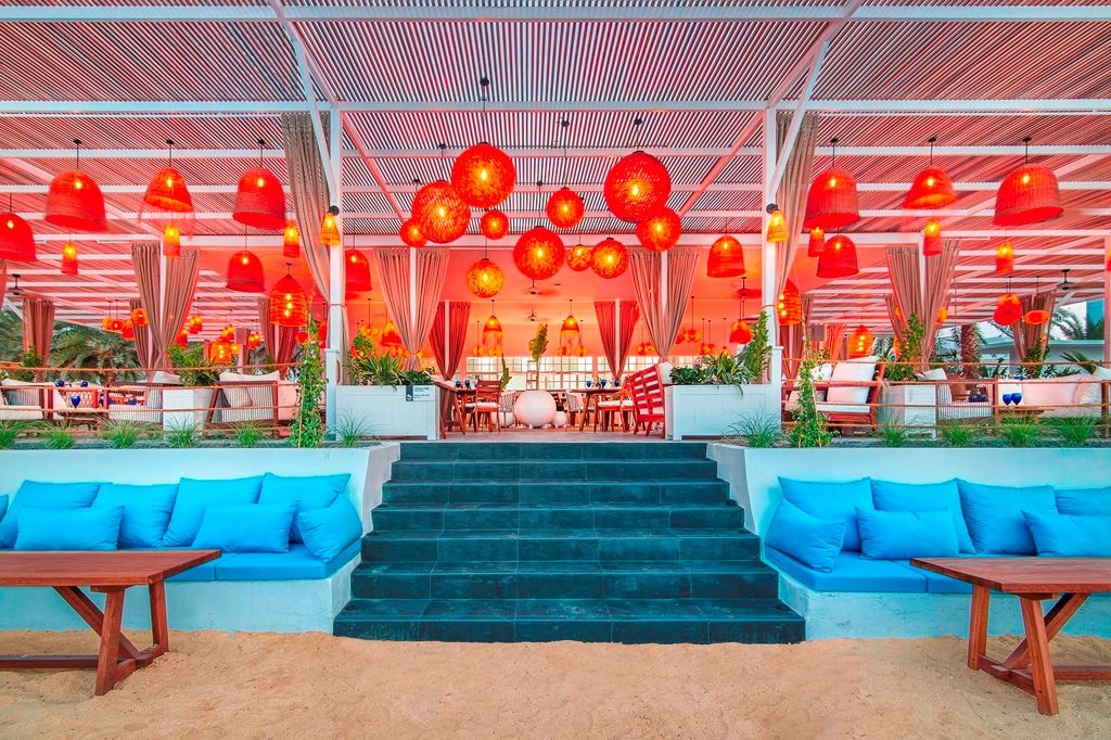 restaurants-west-bay-lounge