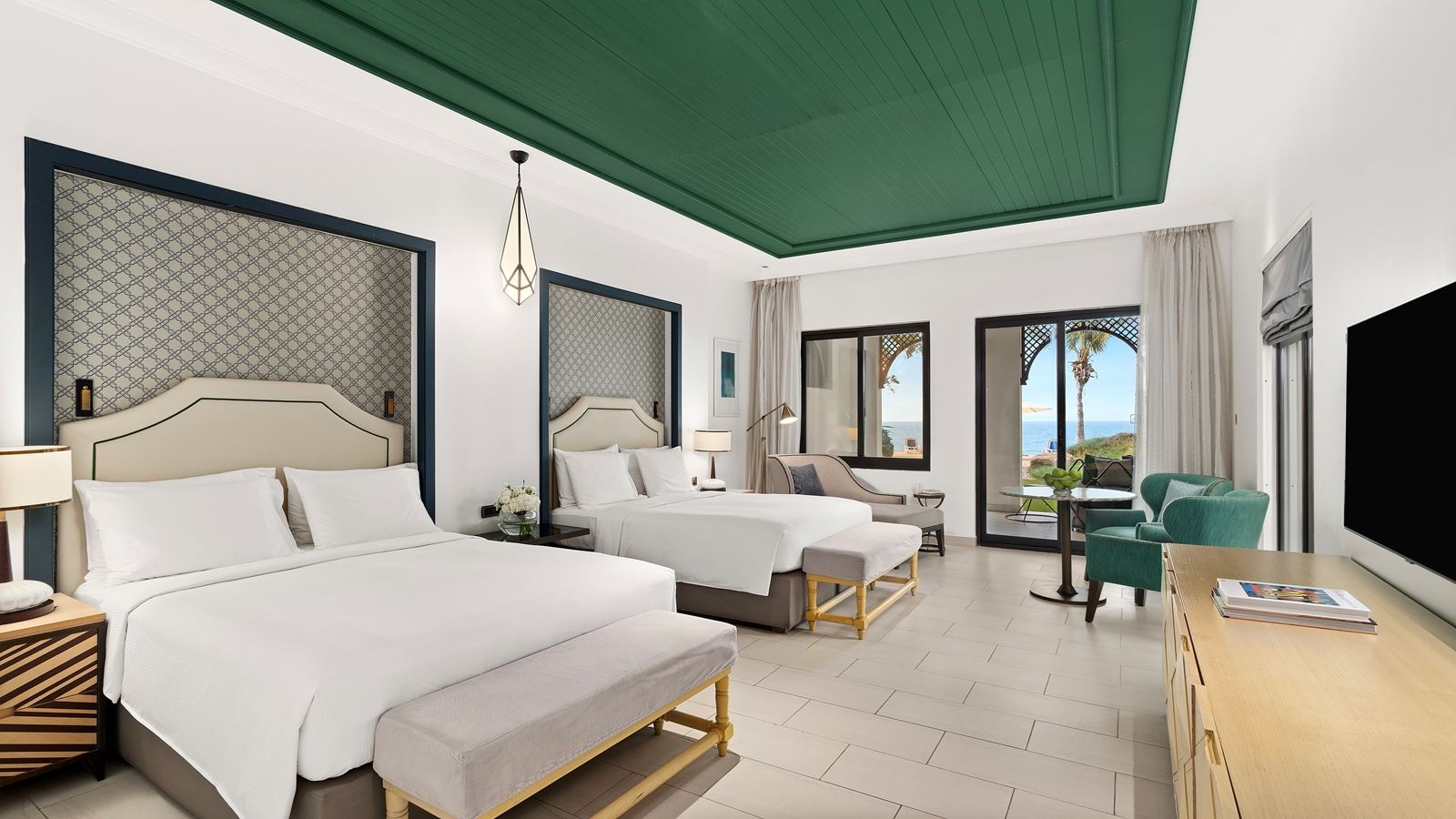 rooms-family-room-beach-access